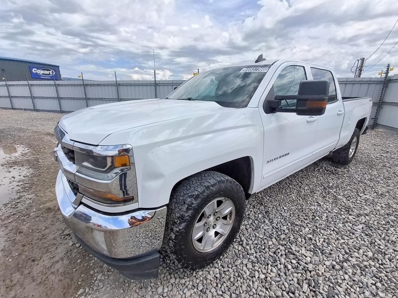2018 CHEVROLET SILVERADO LT — Front 3/4