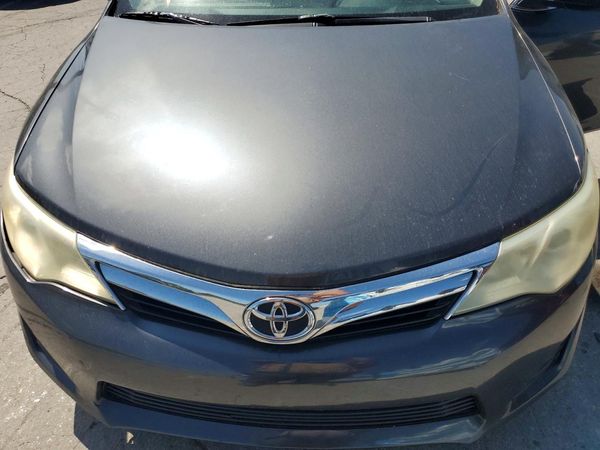 2012 TOYOTA CAMRY — Engine bay
