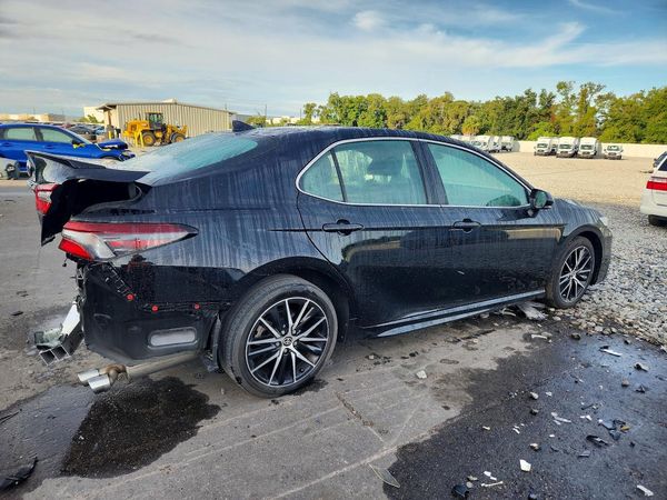 2024 TOYOTA CAMRY