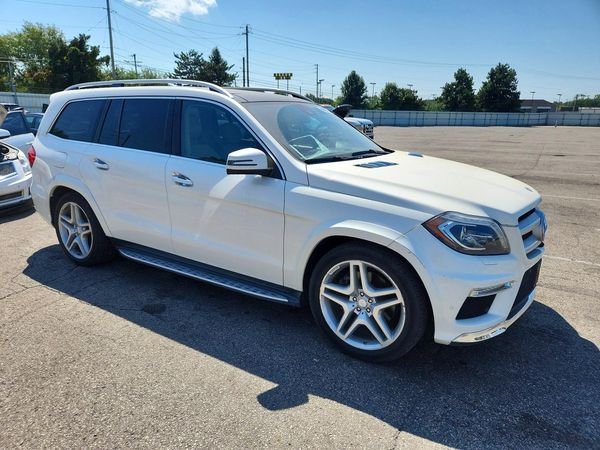 2014 MERCEDES-BENZ GL GL 550 4MATIC — Passenger 3/4