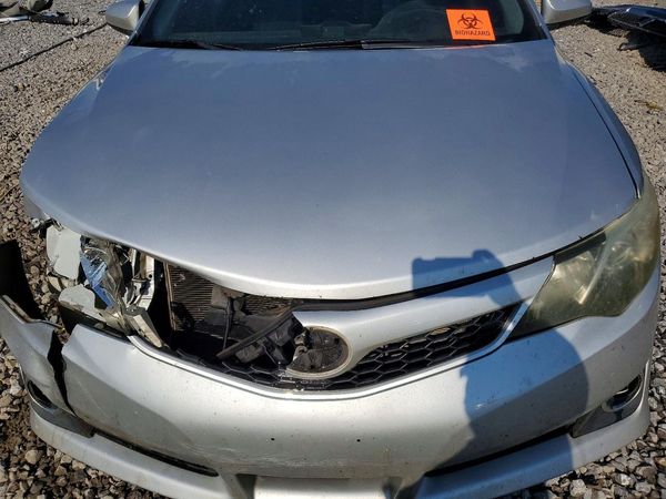 2014 TOYOTA CAMRY
