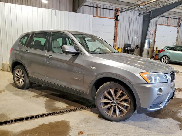 2013 BMW X3 xDrive28i — Passenger 3/4