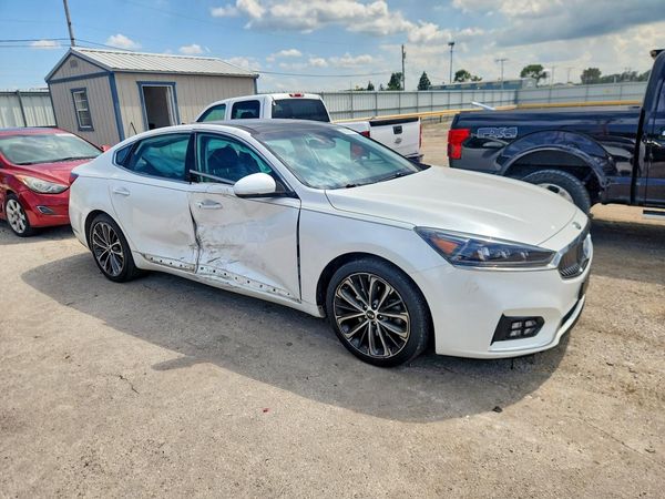 2019 KIA CADENZA