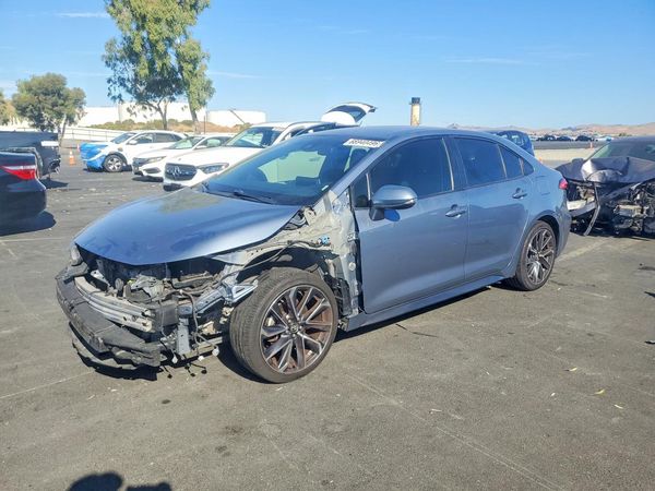 2021 TOYOTA COROLLA SE, CVT — Front 3/4