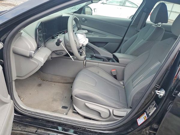 2024 HYUNDAI ELANTRA