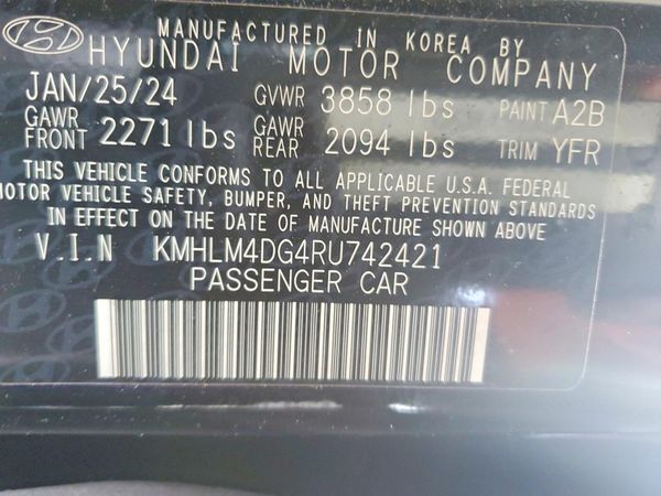 2024 HYUNDAI ELANTRA