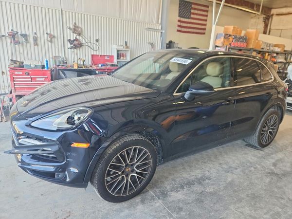 2019 PORSCHE CAYENNE