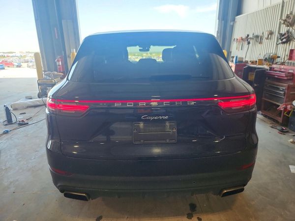 2019 PORSCHE CAYENNE