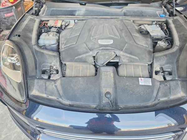 2019 PORSCHE CAYENNE