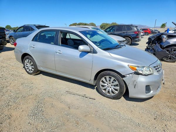 2013 TOYOTA COROLLA