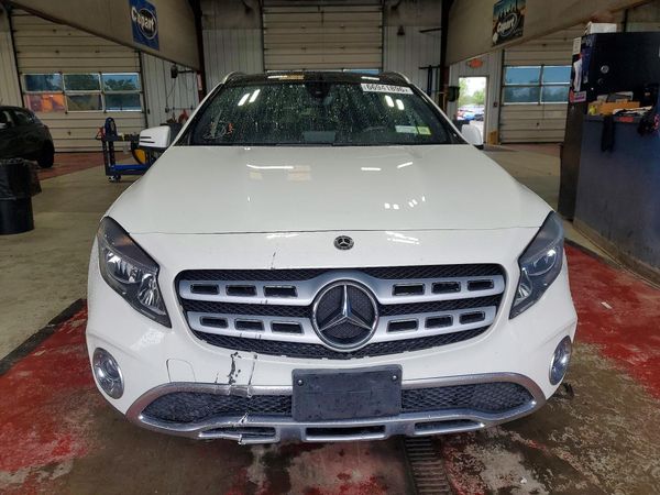 2018 MERCEDES-BENZ 250 GLA250-4M