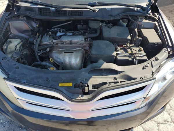 2013 TOYOTA VENZA — Engine bay