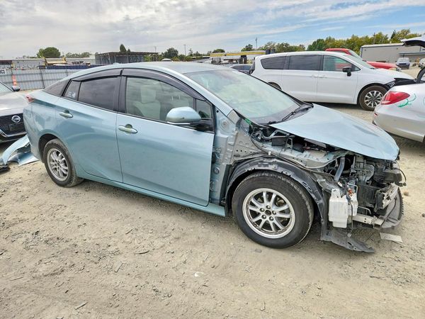 2016 TOYOTA PRIUS