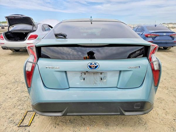 2016 TOYOTA PRIUS
