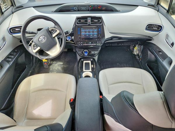 2016 TOYOTA PRIUS