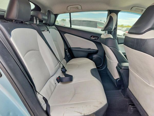 2016 TOYOTA PRIUS