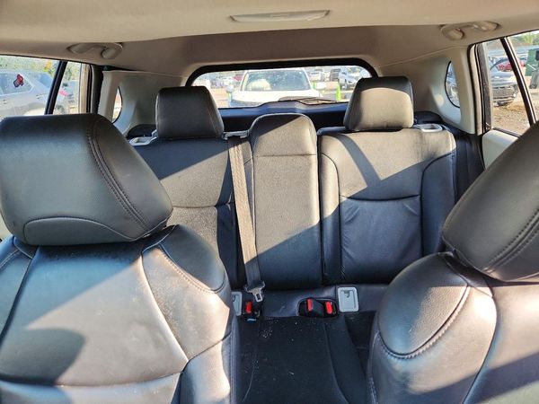2024 TOYOTA COROLLA CROSS