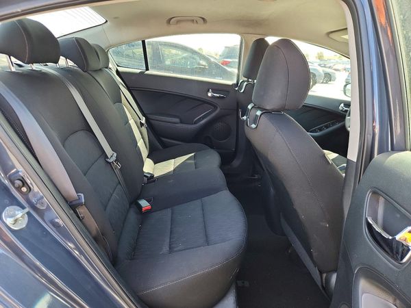 2016 KIA FORTE GL (Middle-Low Grade)