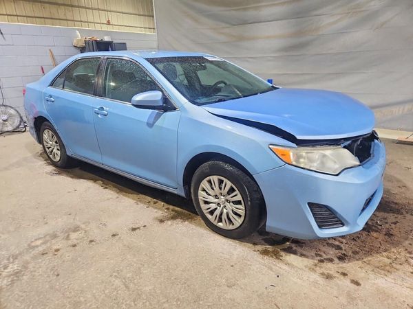 2012 TOYOTA CAMRY — Passenger 3/4