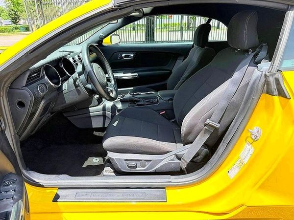 2017 FORD MUSTANG V6 Convertible