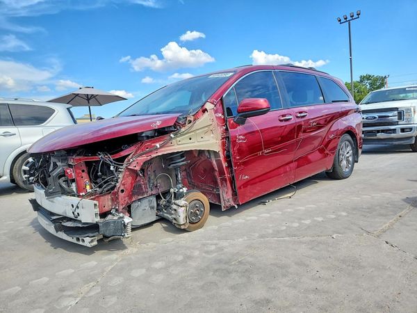 2022 TOYOTA SIENNA
