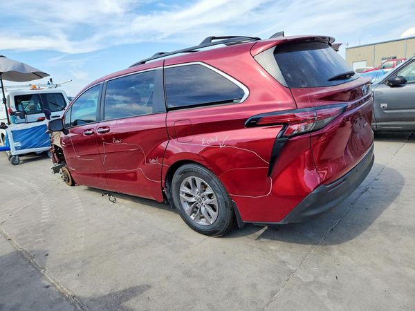 2022 TOYOTA SIENNA