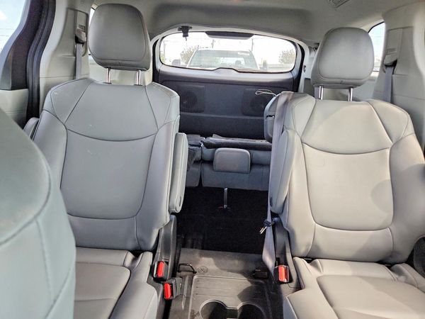 2022 TOYOTA SIENNA