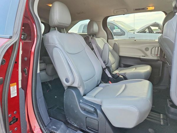 2022 TOYOTA SIENNA