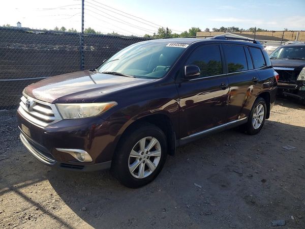 2012 TOYOTA HIGHLANDER — DSFA — Front 3/4