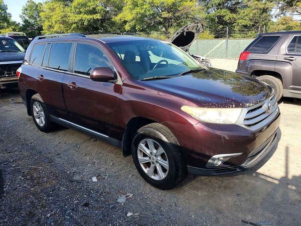2012 TOYOTA HIGHLANDER Base/Hybrid — Passenger 3/4