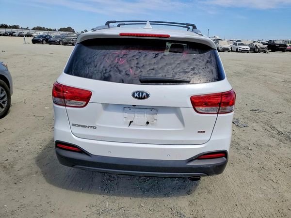 2016 KIA SORENTO L / LX