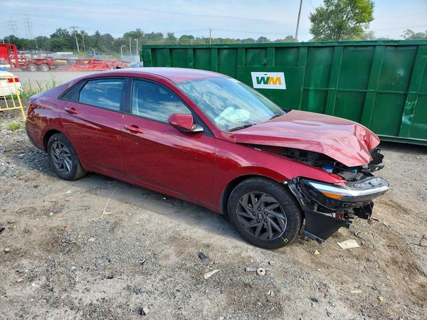 2024 HYUNDAI ELANTRA
