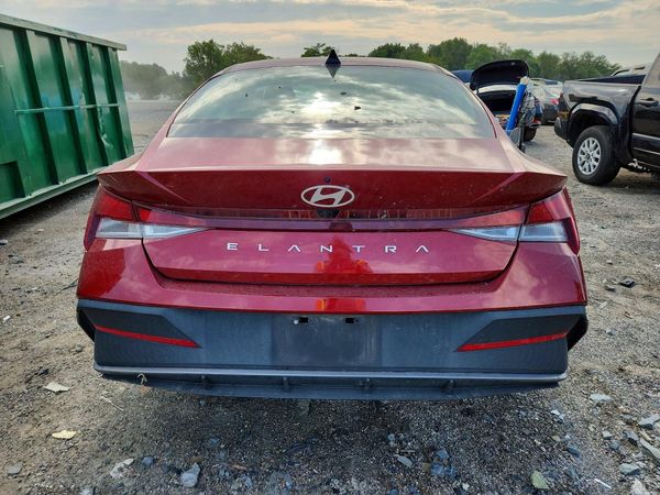 2024 HYUNDAI ELANTRA