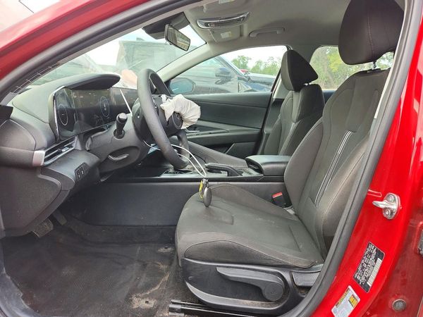 2024 HYUNDAI ELANTRA