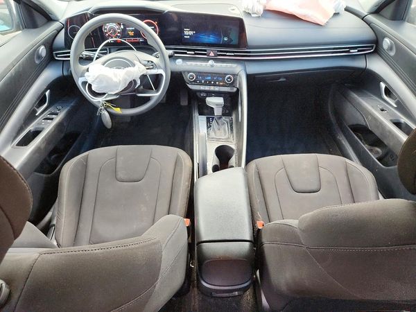 2024 HYUNDAI ELANTRA