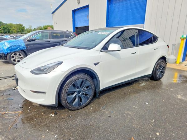 2025 TESLA MODEL Y