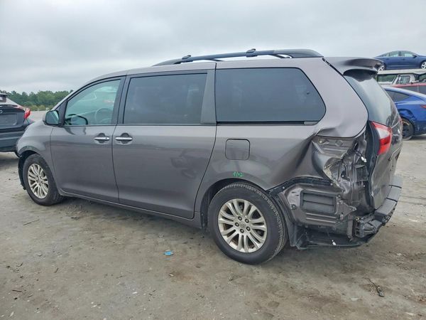 2015 TOYOTA SIENNA