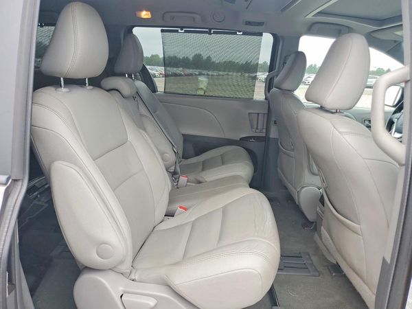 2015 TOYOTA SIENNA