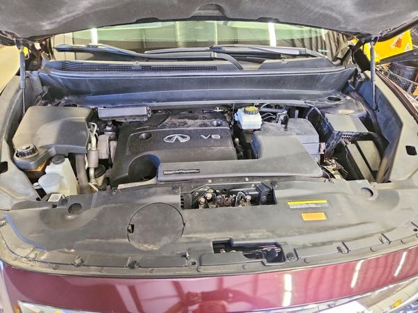 2015 INFINITI QX60 — Engine bay