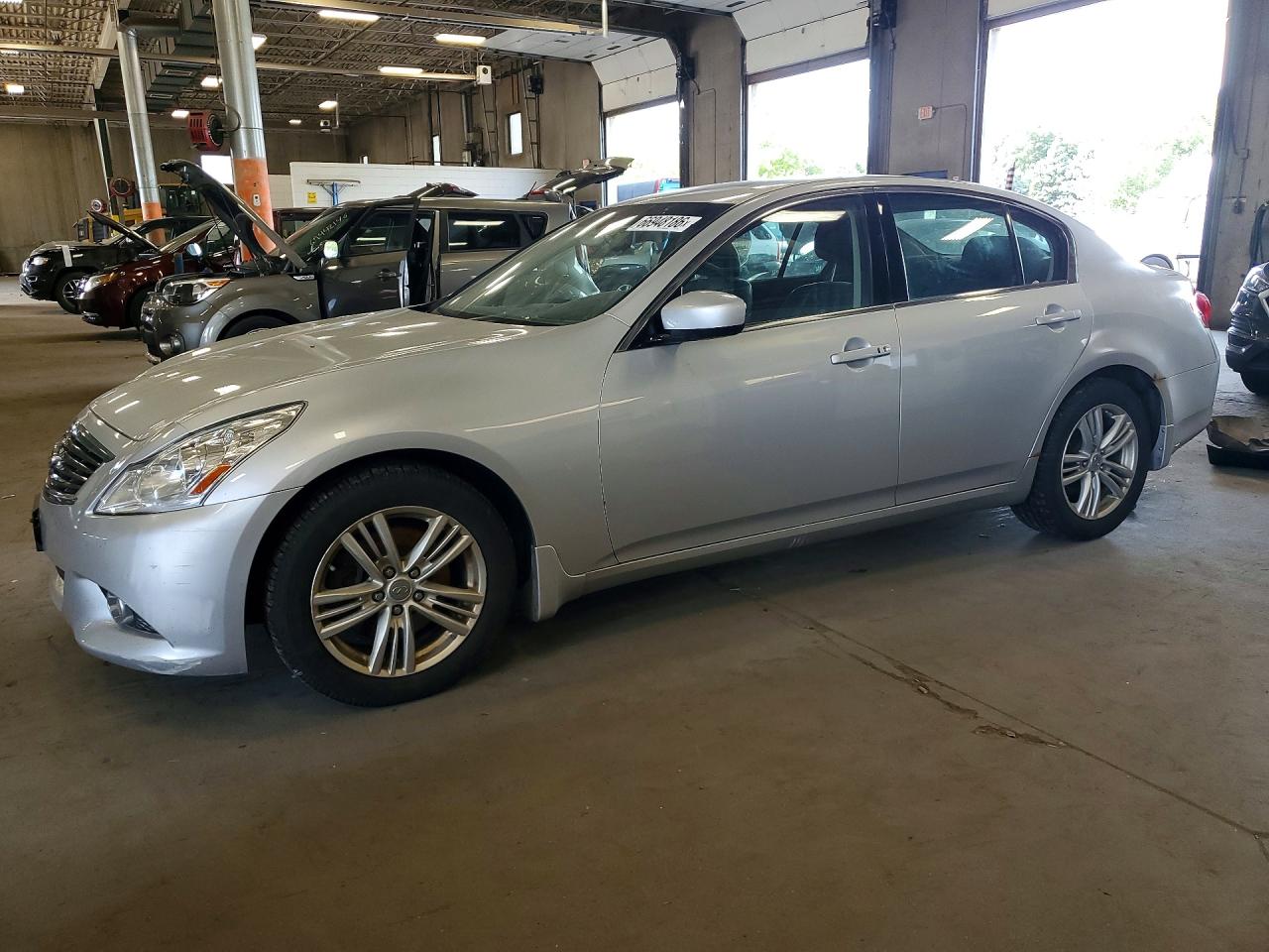 2012 INFINITI G37 — Front 3/4