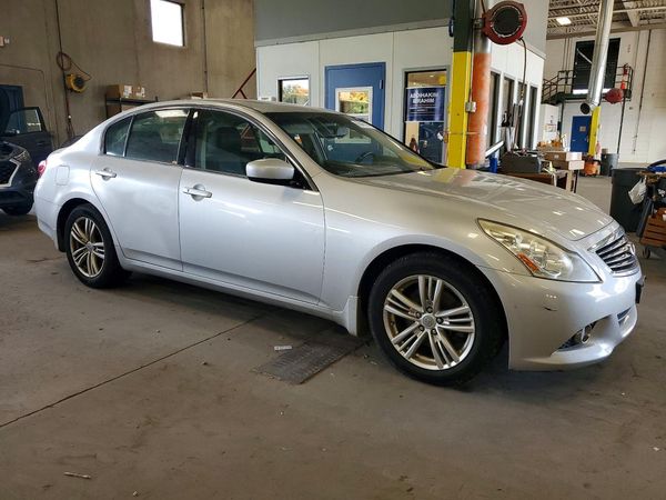 2012 INFINITI G37 — Passenger 3/4