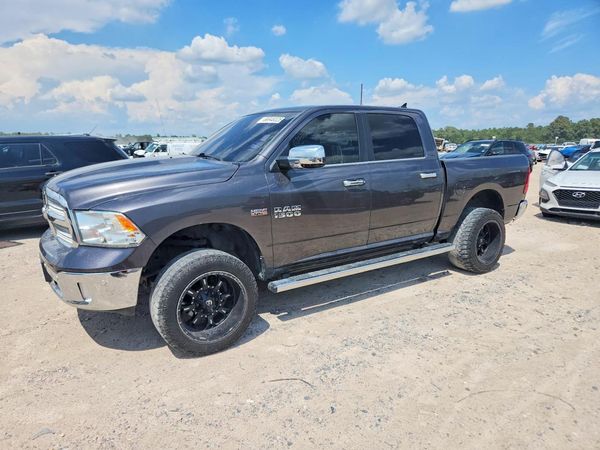 2017 RAM 1500 SLT
