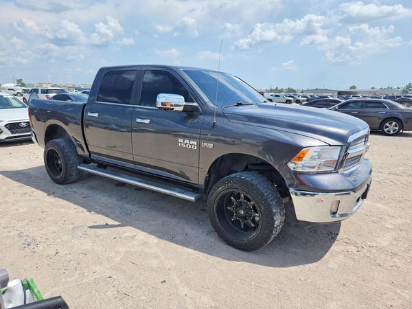 2017 RAM 1500 SLT