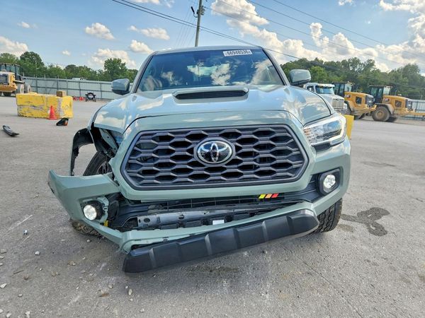 2022 TOYOTA TACOMA SR5