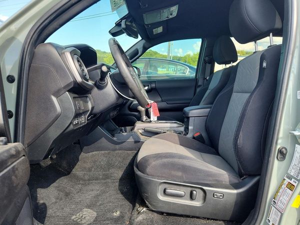2022 TOYOTA TACOMA SR5