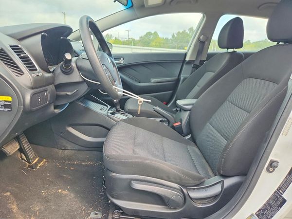 2018 KIA FORTE5