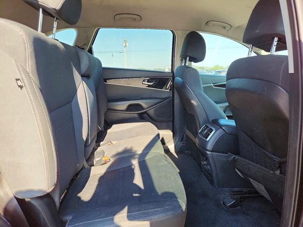 2017 KIA SORENTO L, LX
