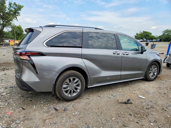 2026 TOYOTA SIENNA