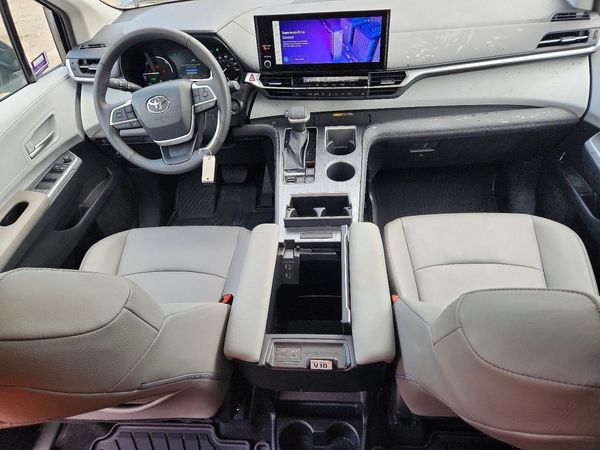 2026 TOYOTA SIENNA