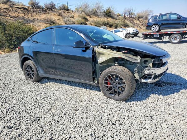 2022 TESLA MODEL Y — Passenger 3/4